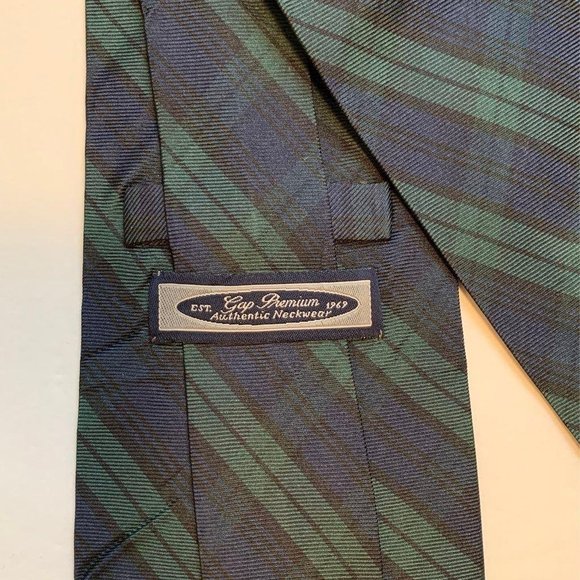 NWOT Gap Tie - Picture 2 of 3